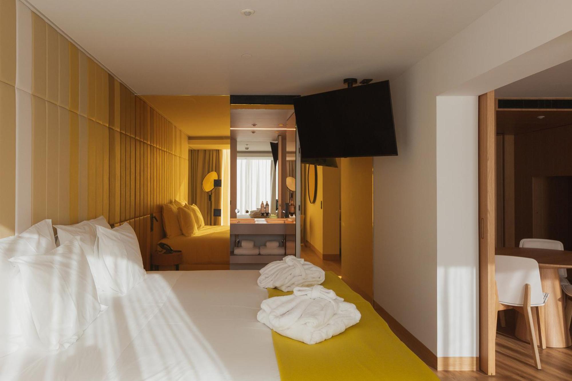 Hotel Lumen & The Light Show